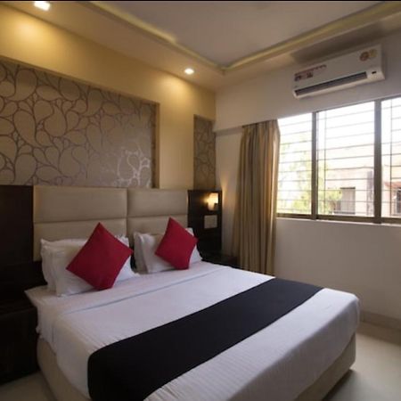 Hotel Galaxy Comforts Bombaj Exteriér fotografie
