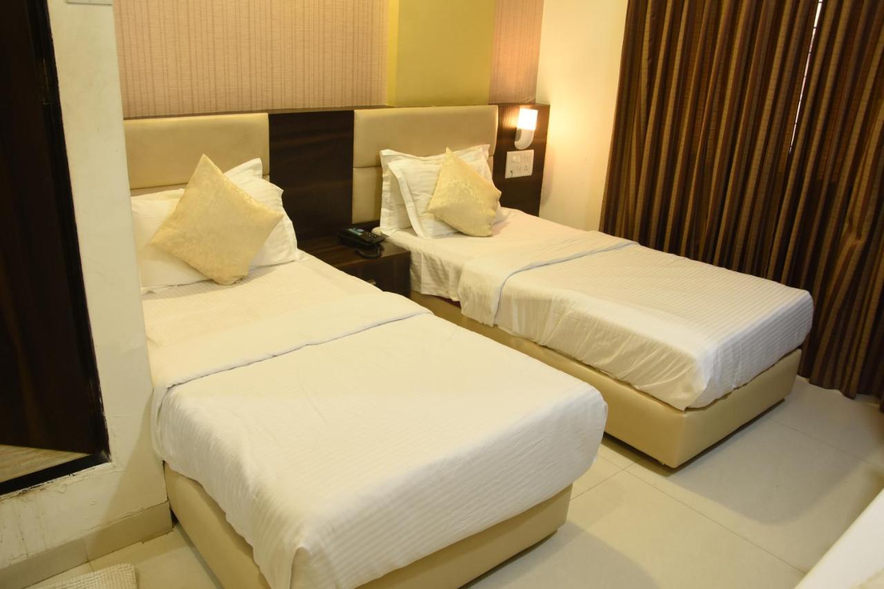 Hotel Galaxy Comforts Bombaj Exteriér fotografie